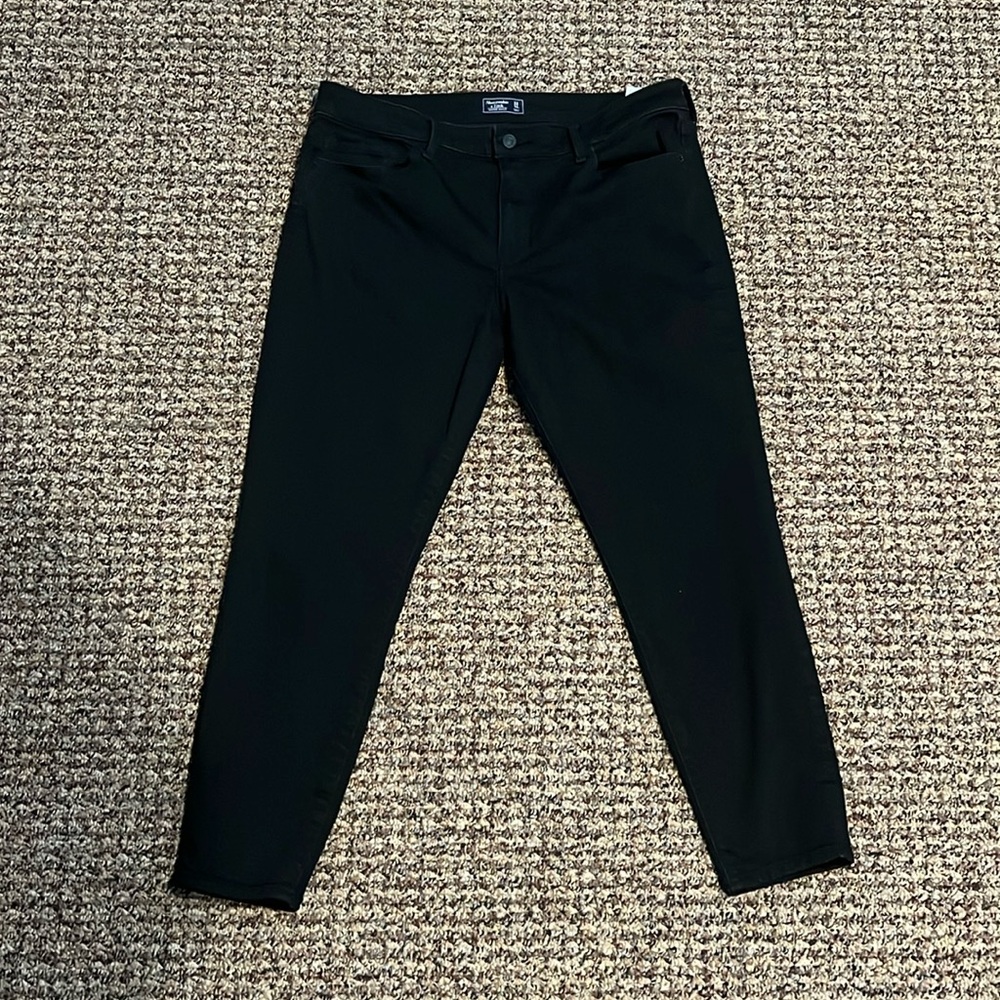 ♻️ Abercrombie & Fitch Black Harper Ankle Jeans